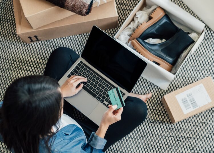 A watchdog has ordered Amazon.com to pay 3.3 million euros for failing to modify contractual provisions related to third-party sellers by the deadline it set.