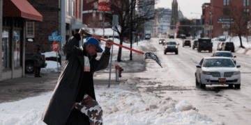 US winter storm death toll rises to 61