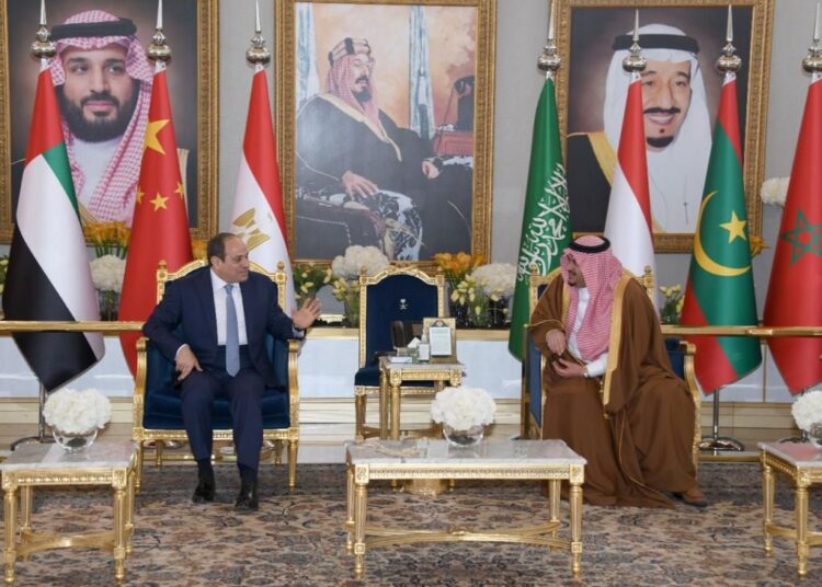 Official reception of President Sisi at Riyadh airport 2 - Egyptian Gazette Official reception of President Sisi at Riyadh airport 1 - Egyptian Gazette