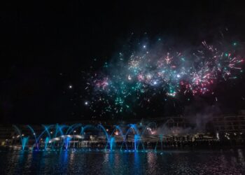 Arab Developers Holding opens largest dancing fountain in Egypt at “Nyoum October”