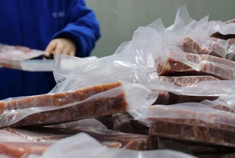 China to stop testing chilled, frozen foods for COVID from Jan. 8 1 - Egyptian Gazette China had started testing chilled and frozen food imports for Covid-19 in 2020.