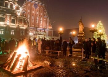 Let it burn, let it burn! Christmas tree’s fiery origins