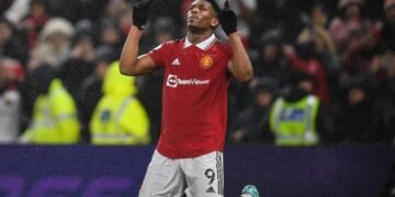Man United make bright start to life without Ronaldo