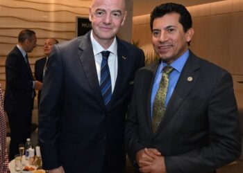 Egypt’s Sports min. meets FIFA president in Qatar