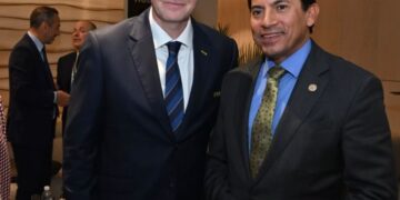 Egypt’s Sports min. meets FIFA president in Qatar