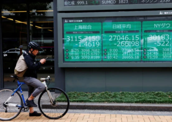 World stocks eye glum 2022 while dollar triumphs