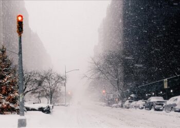 U.S. deep freeze disrupts travel and cuts power to 1.5 million ahead of holiday