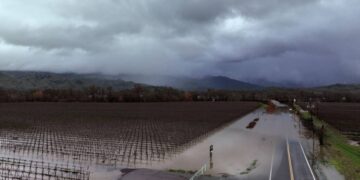 Biden declares disaster as California takes another storm-pounding 1 - Egyptian Gazette Biden declares disaster as California takes another storm-pounding