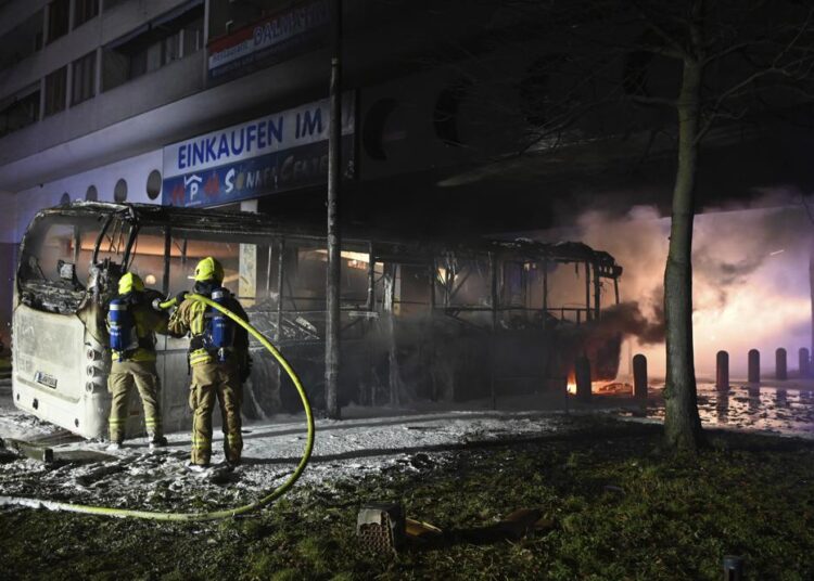 Germany condemns New Year’s attacks on fire, police officers 1 - Egyptian Gazette