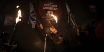 Netanyahu moving ahead on legal overhaul despite outcry