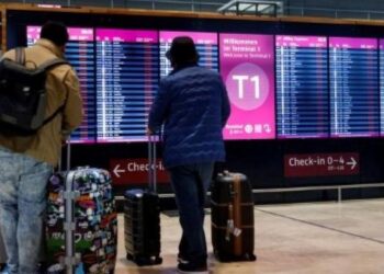 Strike over pay grounds all flights at Berlin airport