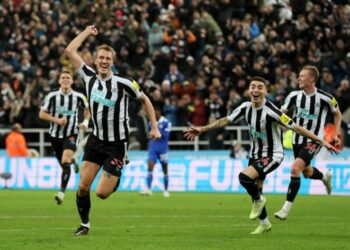 Burn and Joelinton fire Newcastle into League Cup semis