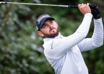 Hayden Buckley leads Sony Open