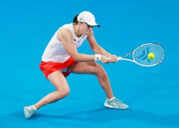 Tsitsipas, Swiatek, Gauff reach Australian Open 4rth round