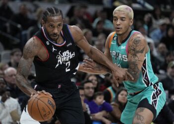 Wainright leads Suns past Pacers 112-107