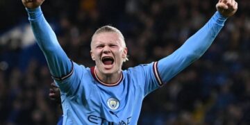 City beats Chelsea to close gap at top of Premier League