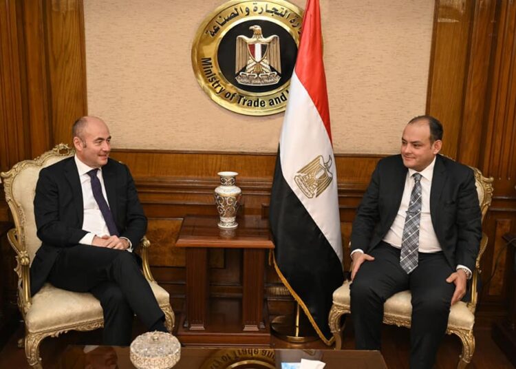 Trade min., Messe Düsseldorf chief discuss promoting co-operation 2 - Egyptian Gazette Trade min., Messe Düsseldorf chief discuss promoting co-operation 1 - Egyptian Gazette