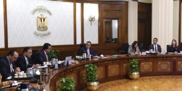 PM follows up efforts to develop health insurance authority, ambulance organization