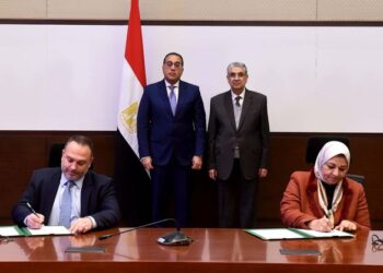 PM witnesses signing ceremony of two pacts in electricity, renewable energy sector