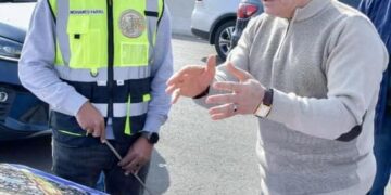 Sisi inspects projects of axes, roads in Giza