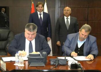Transport min. witnesses inking contract to establish maintenance workshop for Russian train locomotives in Abu Zaabal