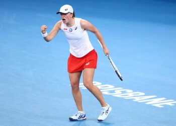 Swiatek wins to keep Poland’s United Cup hopes alive