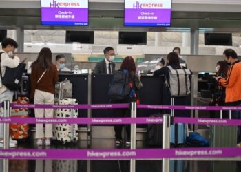 Hong Kong eyeing Jan 8 to resume cross-border travel with mainland China