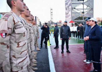 President discusses local, regional issues with cadets