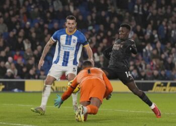 Arsenal goes 7 points clear with victory over Brighton