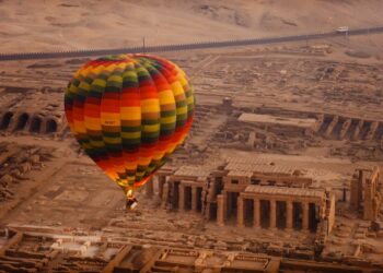 Air hot balloon rides cancelled over bad weather in Luxor