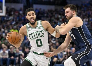 Celtics stun Mavs, Nuggets rout Clippers