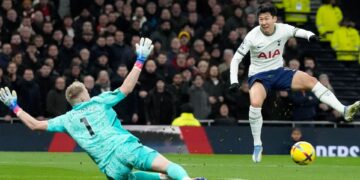 Arsenal stretches EPL lead to 8 points