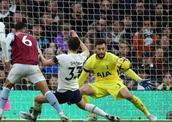 Tottenham and Chelsea’s top-four hopes take a hit