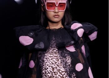 Couture season ends with disco, celebrity, classic glamour