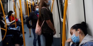 Spain to scrap mandatory masks on public transport on Feb. 7