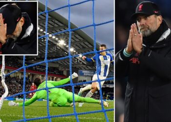 EPL: Manchester United wins derby, Liverpool loses