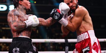 Davis retains WBA lightweight title