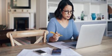 Remote work saves commuters 72 minutes a day, study finds