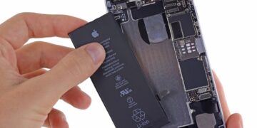 Apple hikes price to replace iPhone batteries by $20