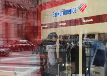 US banks get ready for shrinking profits and recession