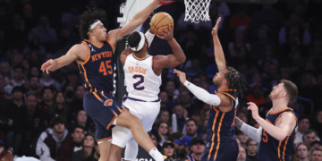 Randle, Brunson help lift Knicks over Suns 102-83