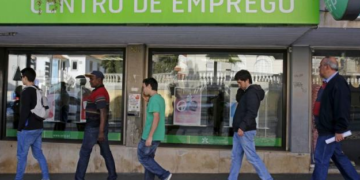 Portugal jobless rate edges up to 6.4% in November