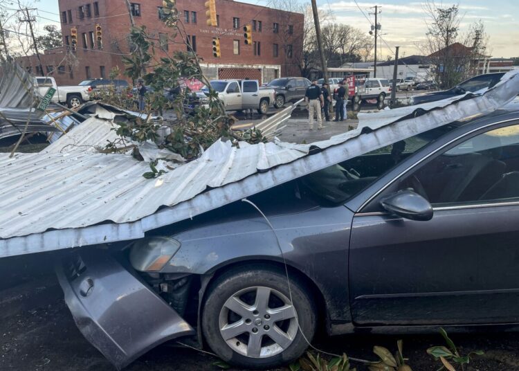 At least 7 dead as severe winds, tornadoes hammer US South 1 - Egyptian Gazette A damaged vehicle and debris are seen in the aftermath of severe weather, in Selma, Ala. A large tornado damaged homes and uprooted trees in Alabama as a powerful storm system pushed through the South.