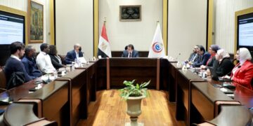 Health min., AU delegation discuss boosting bilateral co-operation 1 - Egyptian Gazette Health min., AU delegation discuss boosting bilateral co-operation