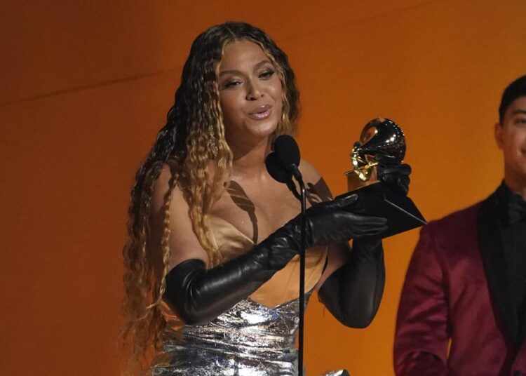Beyoncé emerges as Grammys queen; Styles wins album honor 1 - Egyptian Gazette