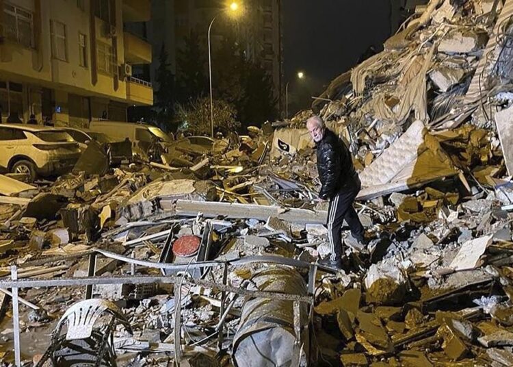 Death toll in Turkey from earthquake rises above 1,000 1 - Egyptian Gazette