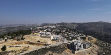 Israel promises not to approve additional West Bank outposts