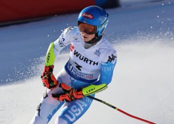 American skier Shiffrin takes early lead in GS at worlds