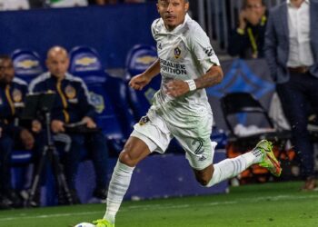 Barca signs defender Araujo from LA Galaxy