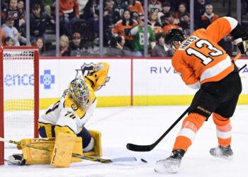 Duchene lifts Predators over Flyers